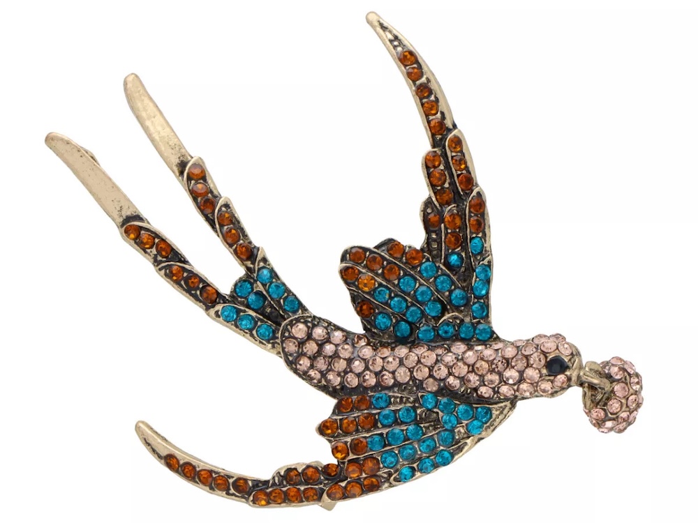 jak nosić broszki z kamieniami 