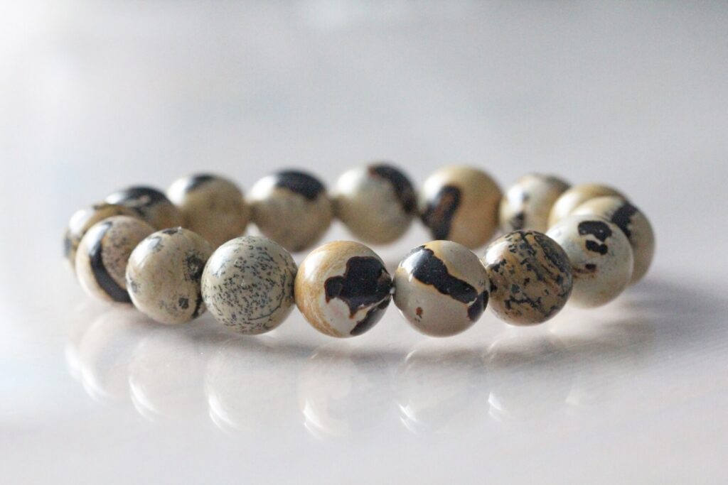 Jakie kamienie warto nosić w formie biżuterii? 5 najlepszych minerałów