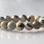 Jakie kamienie warto nosić w formie biżuterii? 5 najlepszych minerałów