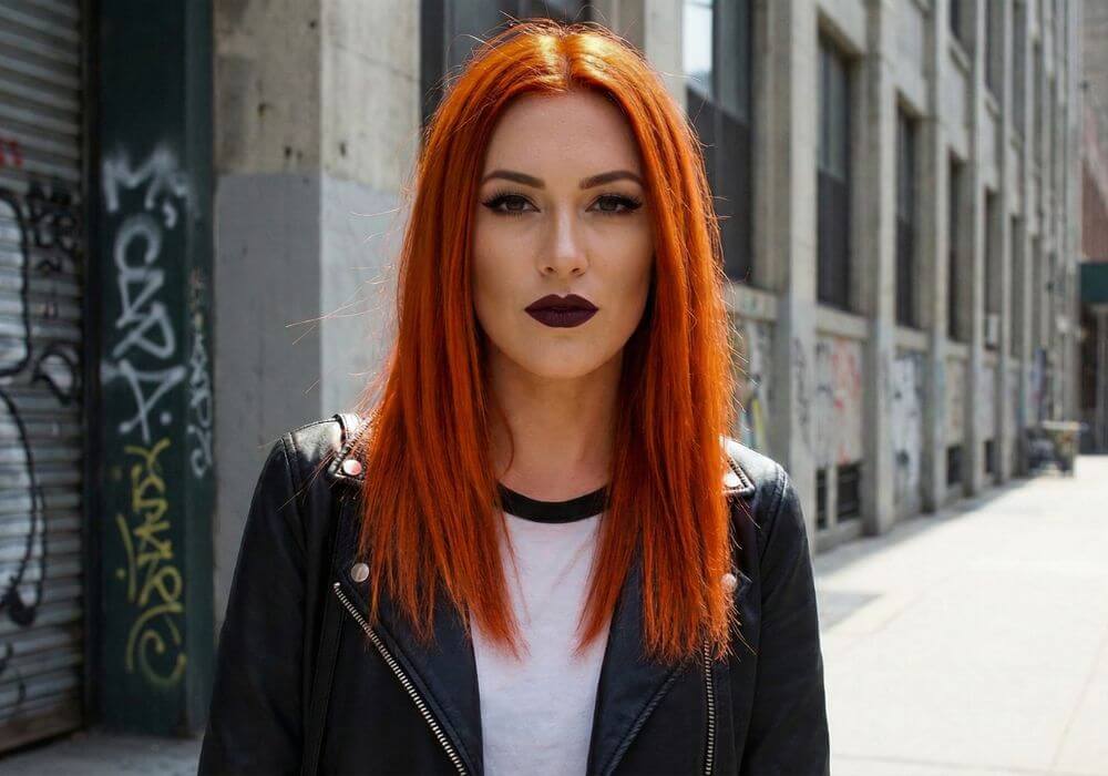 Rude, pomarańczowe włosy