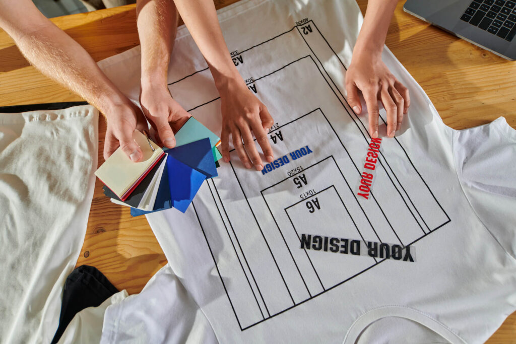 Koszulki z nadrukiem – cena. Ile kosztuje wykonanie takiej odzieży reklamowej?