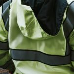 Jak prać kurtkę odblaskową? Instrukcja krok po kroku