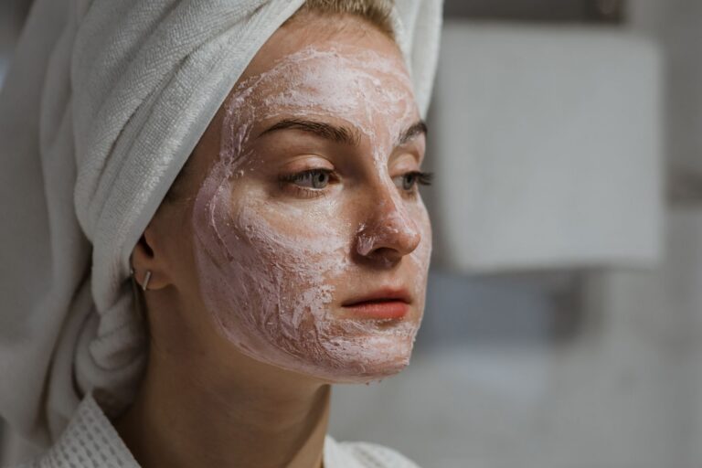 Sposób na gładką skórę? Stosuj peeling do twarzy i ciała